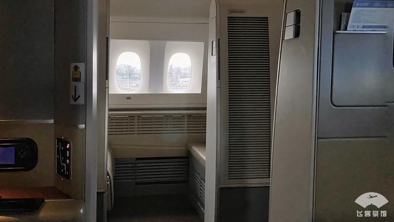 中年|拔草东航豪华头等舱传说中的丘比特大床房,飞行体验究竟如何