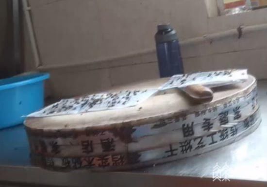 工作人员|鱼里吃到疑似蛆虫 雷驰减肥训练营食堂问题多