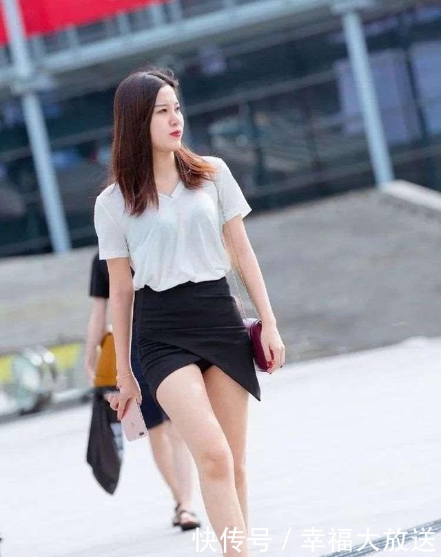 搭配|连衣裙的穿搭时尚大方，瞬间提高美丽气质，魅力绽放的简单技巧