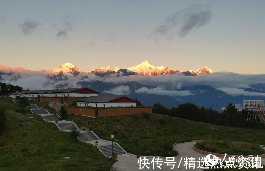 迪庆|云南迪庆梅里雪山再现“日照金山”壮观景象