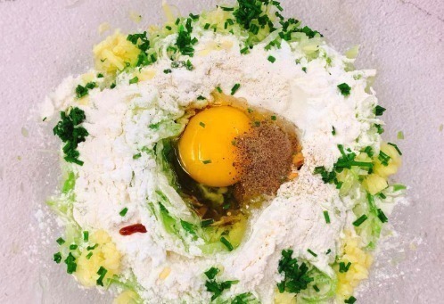 酥脆|做萝卜丸子时，9成人都用错了粉难怪萝卜丸不酥脆，而且还会散