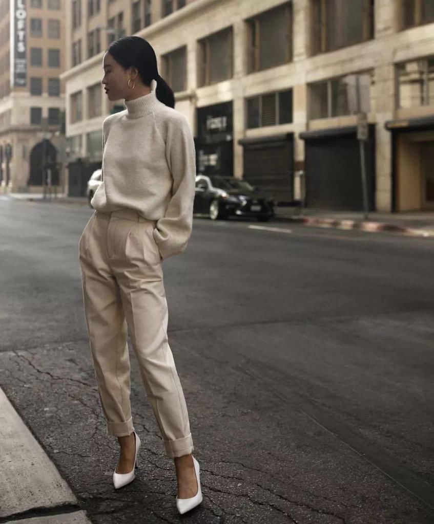  纸袋裤|别老穿阔腿裤了，今年秋冬这4条裤子最流行！