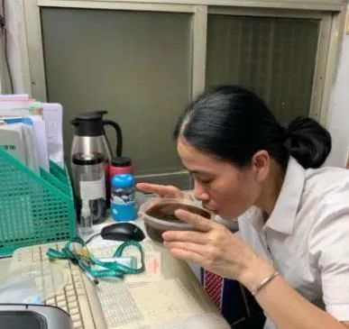 暖心|暖心！这家医院为医护煲鸡汤、熬防疫凉茶、挂中药香囊……