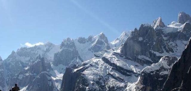 神山|我国第一神山昆仑山，为何常年有部队驻守只因37年前的大发现