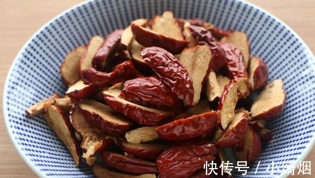 面食|红枣加2个鸡蛋,不用烤箱不油炸,美容又养颜,女人孩子要多吃