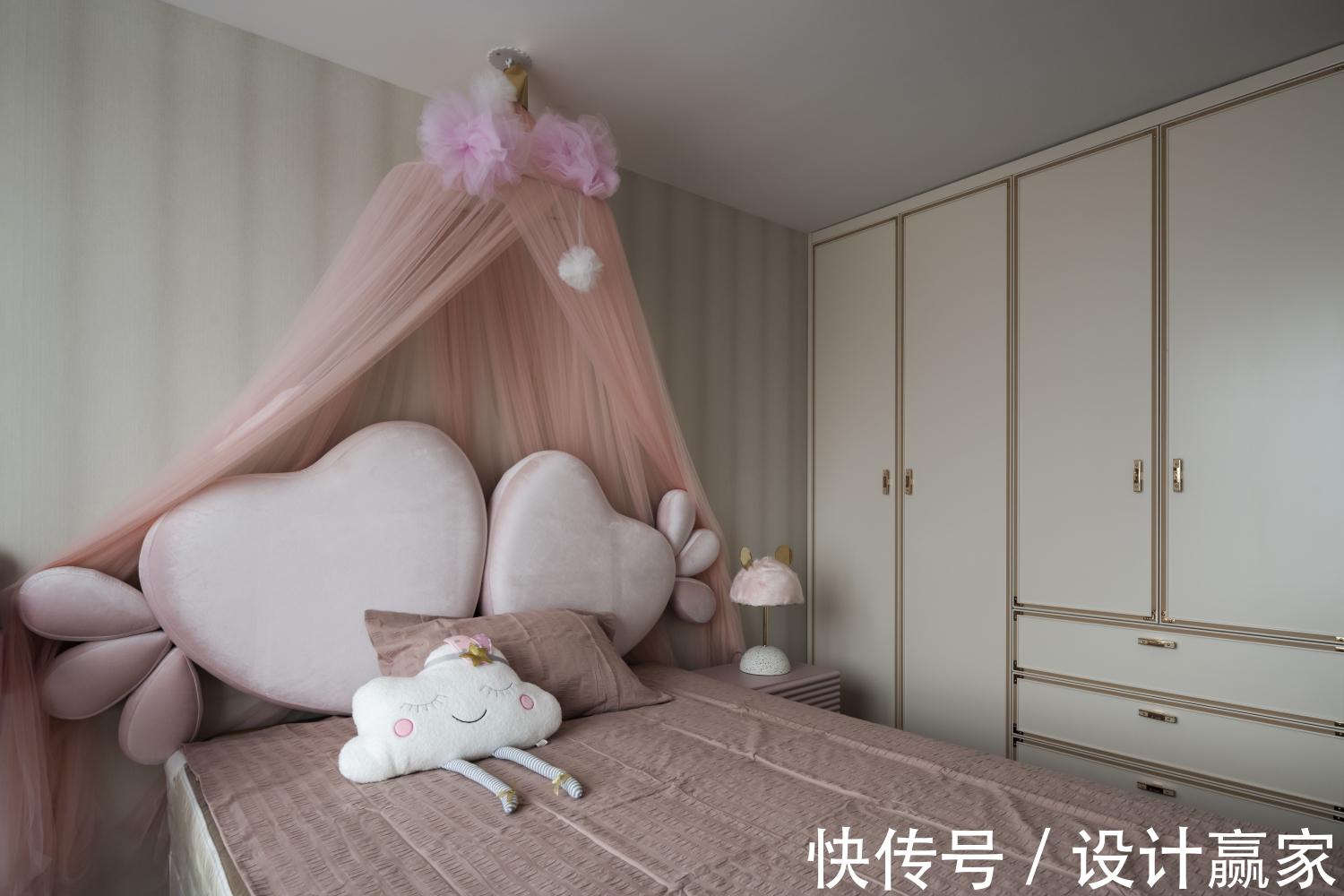 欧式|161㎡精致优雅四居,浪漫酒红+轻奢金,演绎欧式文艺范