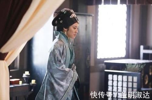 父母愛情|26歲獲得影后,北影校花,卻遭大23歲導演拋棄,今嫁入豪門成贏家