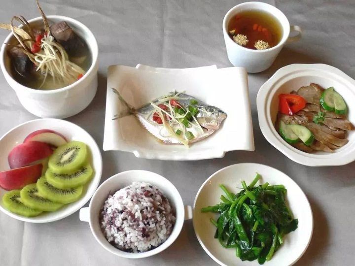 体重|孕期最后一个月,一个能补就补,一个不在意,孩子出生后对比明显