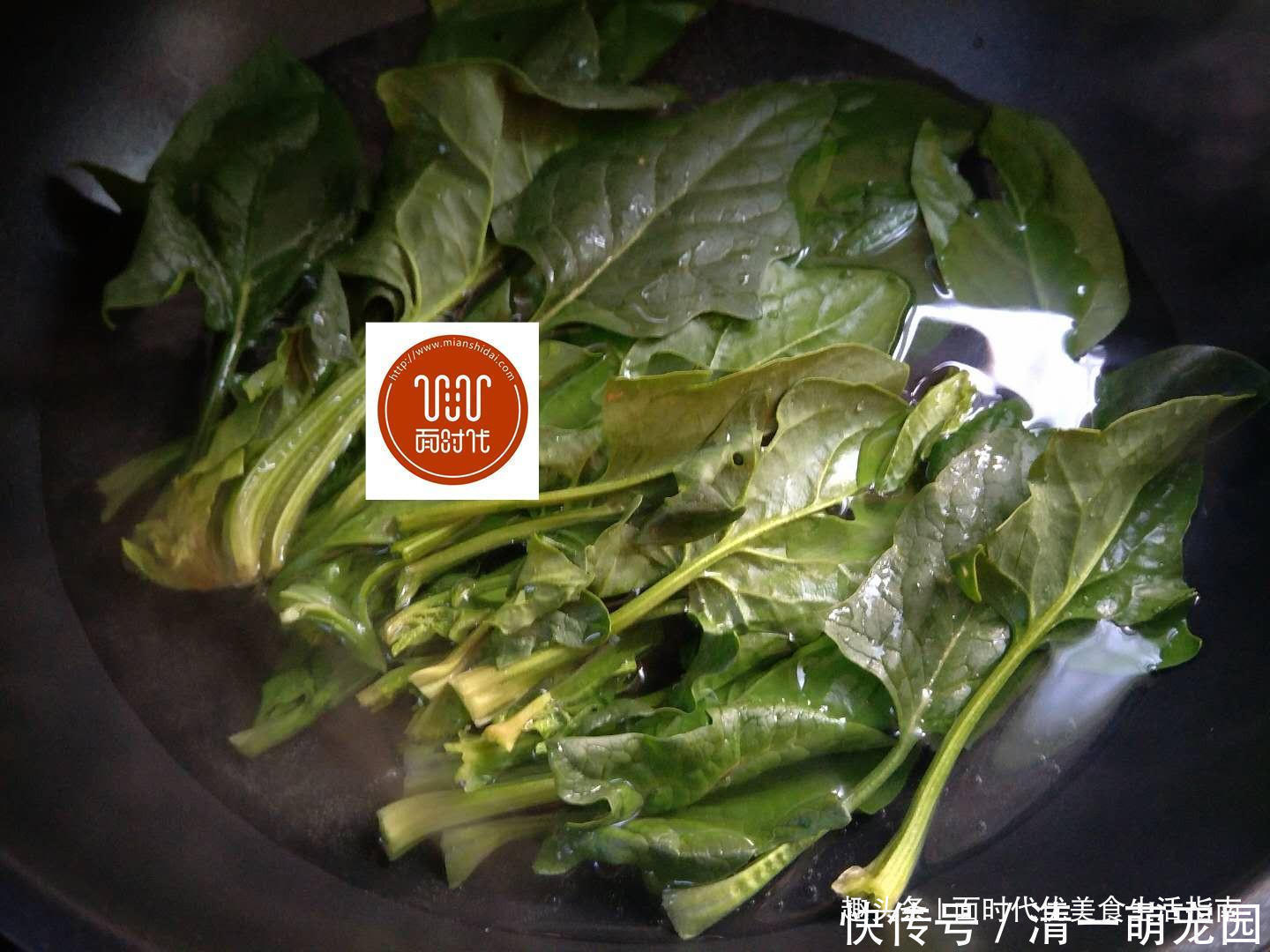 菠菜不一样的做法,太好吃了,你一定没试过,孩子们超喜欢