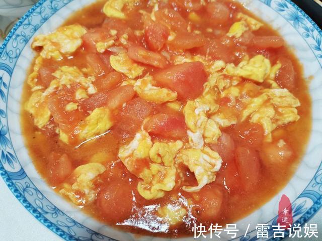 西红柿|老两口的晚餐最爱啃鸡爪,色泽红润鸡肉软烂,十分入味又好吃