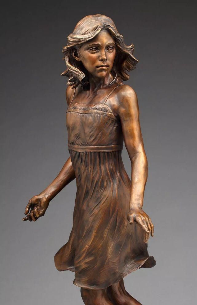 vega@被公认最具大师潜质的美女雕塑家,人体作品生动又别出心裁!