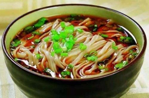 煮面条,“最怕”开水下锅,很多人都不知道,难怪面条起坨不劲道