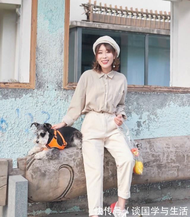利落 初秋火了一种穿法叫“衬衫+九分裤”,不仅显瘦显高,还利落高级!