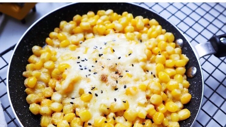 又香又脆!追剧小零食之芝士玉米烙!