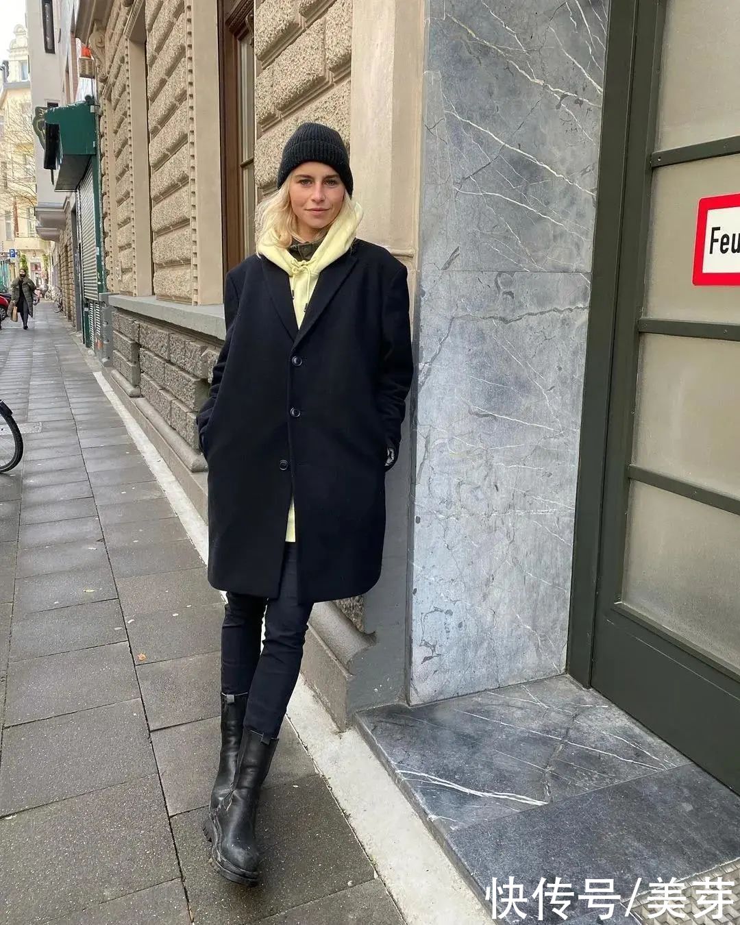 大衣里面穿什么？这4款绝美内搭，让你时髦一整个冬天