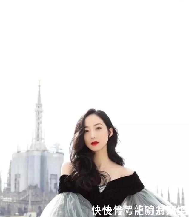 女人头发别瞎剪，今秋选这3款“发型”就对了，时髦显脸小