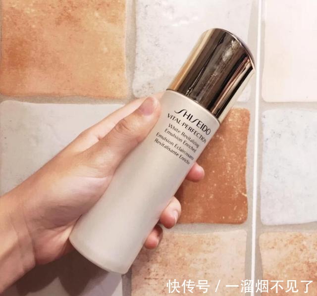 保湿|40岁女人用什么乳液这5款滋润保湿抗初老,很适合中年女性