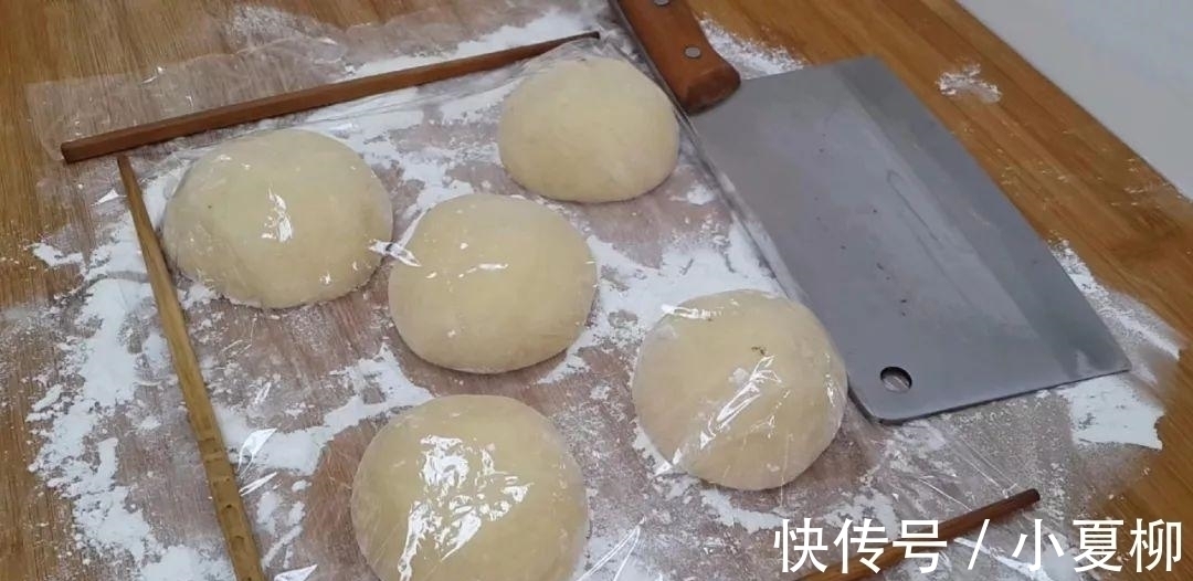 4勺红糖, 1斤面粉, 不用烤箱比面包油条都好吃, 30岁的我头一次吃