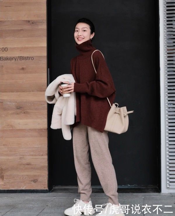 开春惊艳“朋友圈”的穿搭了解一下，每一套都优雅动人，值得借鉴