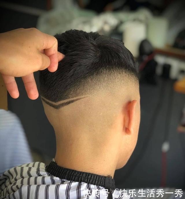 背头 男人是该换换发型了，精选男发100多款任你挑，喜欢哪款剪哪款！
