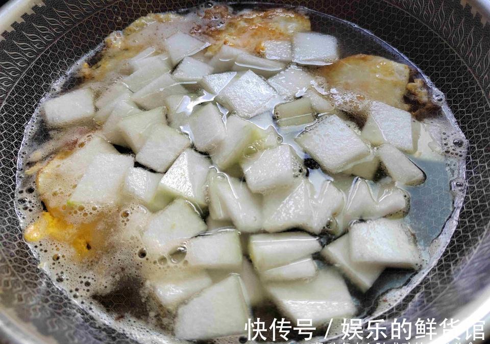 美白|秋季干燥,皮肤不好多喝这汤,滋润又美白,一周3次,皮肤更水灵