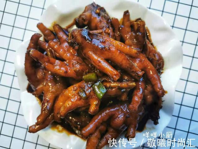 好吃|鸡爪是个南北通吃的名菜，这样的家常做法下酒下饭，好吃到吮指头