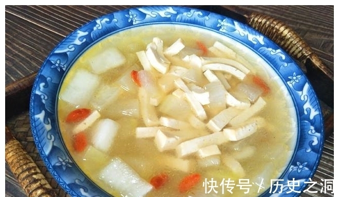 北豆腐|入秋后，冬瓜汤要多喝，多加2样食材，营养翻倍又鲜美