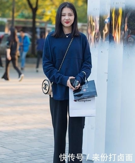 美女|街拍:美女出街,怎么样更加迷人,合适的穿搭最能凸显你的美!