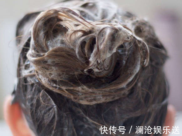 危害|早晨洗头发和晚上洗头发,哪个危害更大多久洗一次头发才最健康