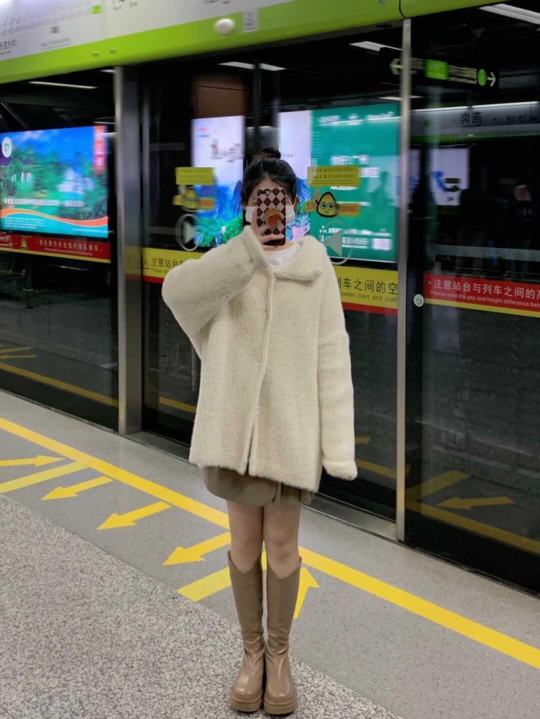 深色系 想要长靴上脚不沉闷!一定别错过这“两种”,增高显瘦又透气