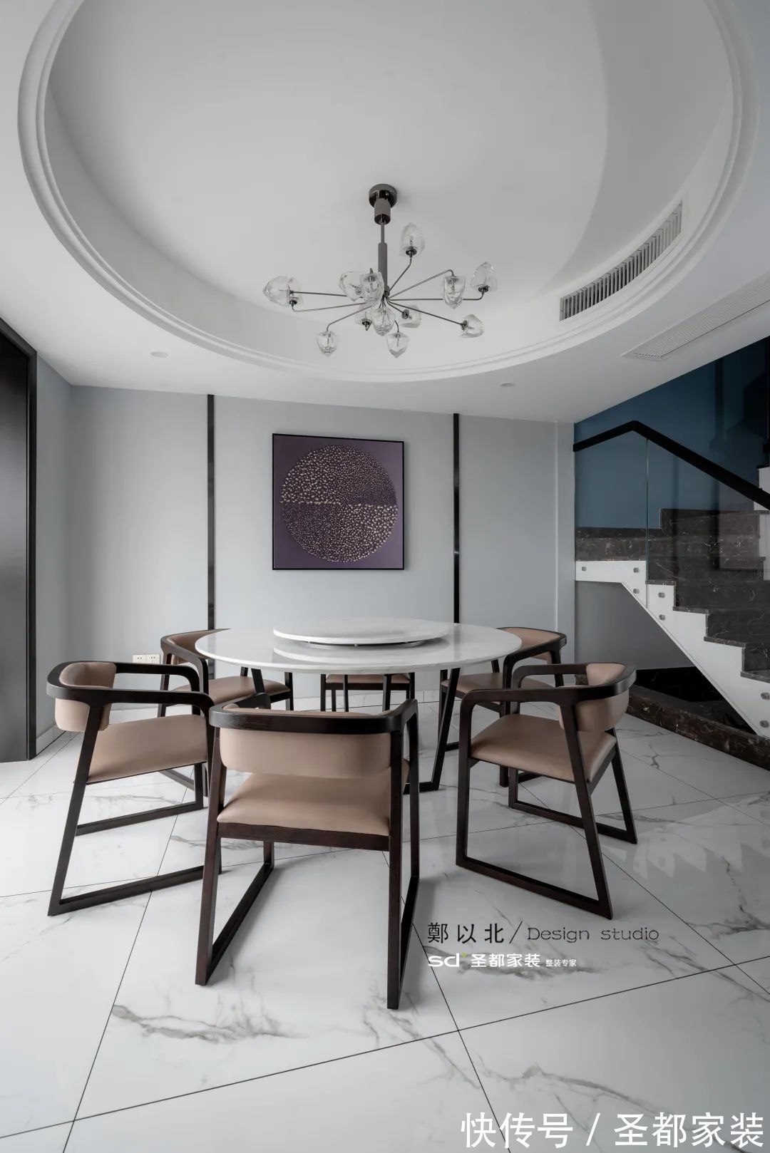 餐厅|184㎡冷灰白现代跃层，打通阳台让客餐厅扩大2倍，真香