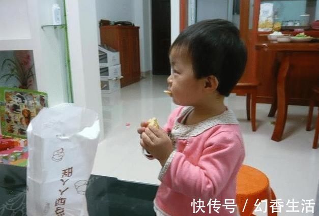 宝妈|睡前别对孩子做3件事，耽误孩子长“大高个”，不少家长天天在做