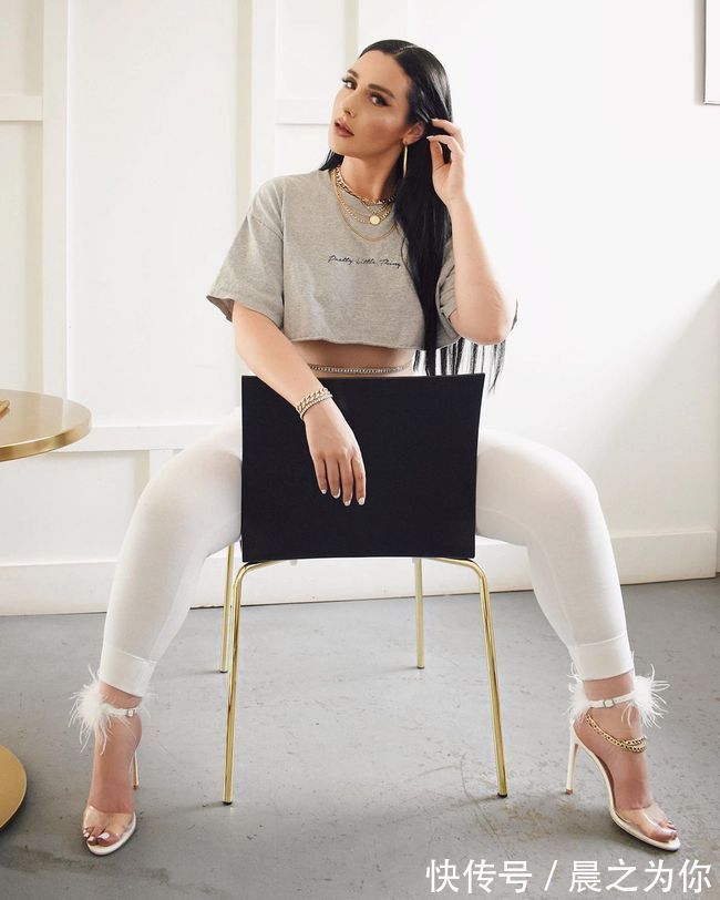 健身模特|美国健身模特靠惊人下肢吸粉百万,凭借沙漏身材走红网络