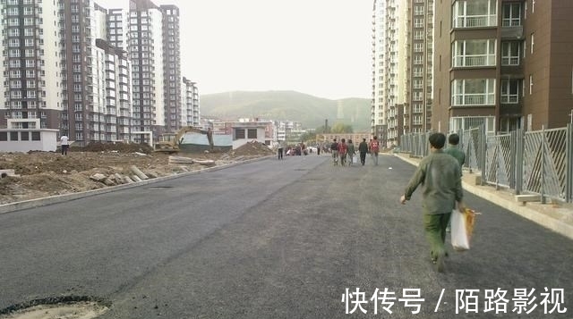 地铁|想卖房子的人注意,若居住房子身边出现这3种情况,先别忙着转手