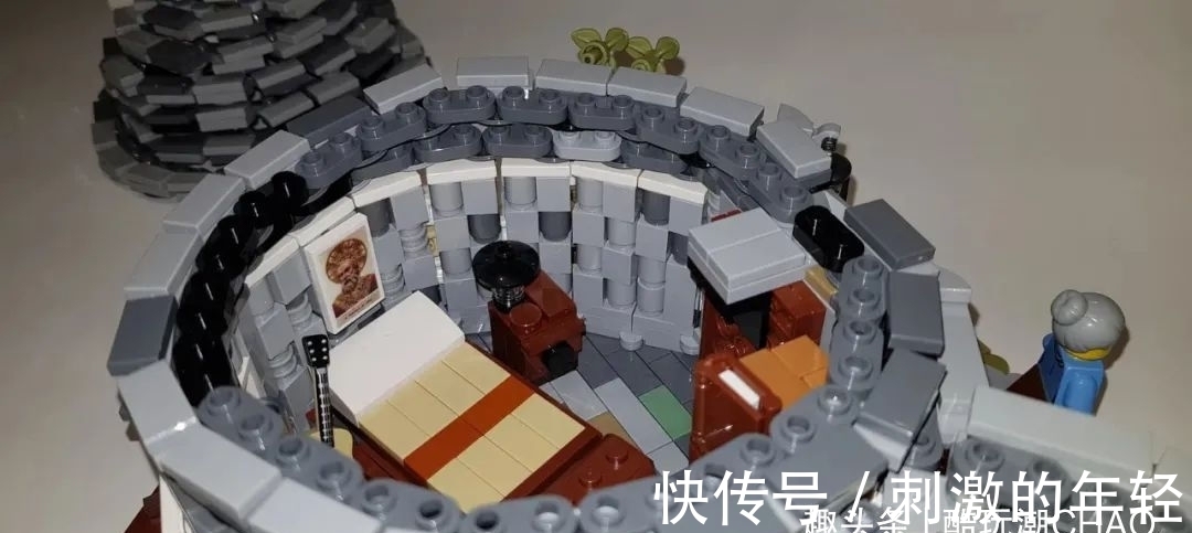 n乐高Ideas作品阿尔贝罗贝洛的圆顶石屋获得10000票支持