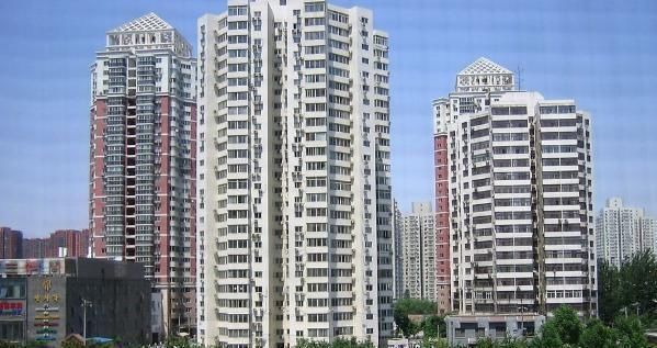 炒房客|李嘉诚早已点破,地段很重要买房靠近这三个地方,未来“躺赚”