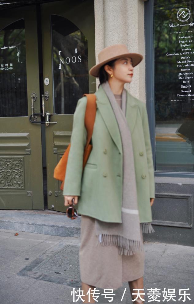 冬季别穿得太“沉闷”,学三木的气质搭配,得体优雅、照搬简单