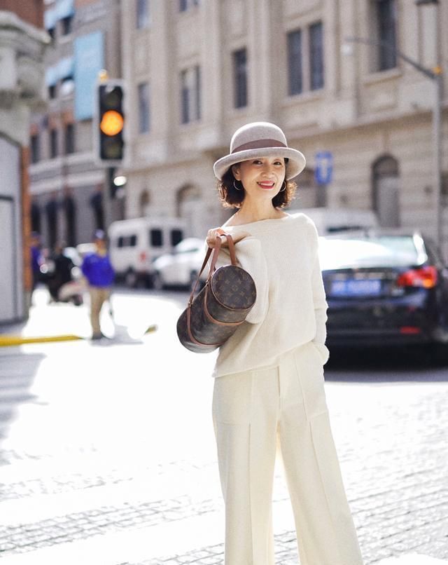 女人|30岁女人不忍拒绝的6款春装搭配,减龄又时尚,这样穿简直美炸了