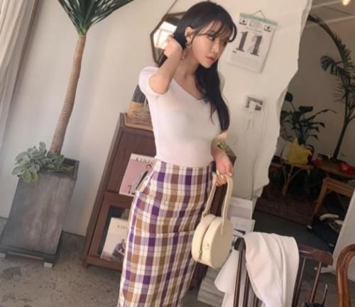 瘦身版|突显身形的半身裙，更能提升自己的性感，时尚美女的青睐