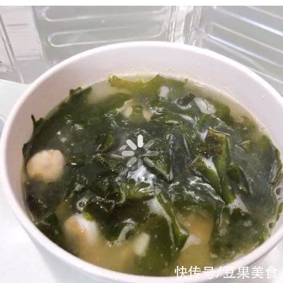 10万豆友收藏的裙带菜虾仁豆腐汤做法，你还不会做？
