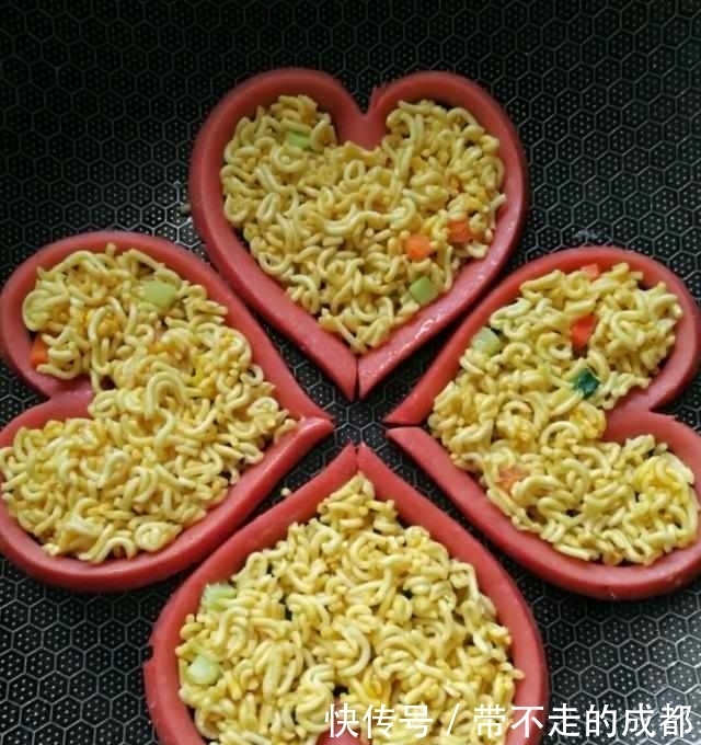 一口气|婆婆给女儿做的创意早餐,女儿一口气吃了6个,我直接看傻眼了