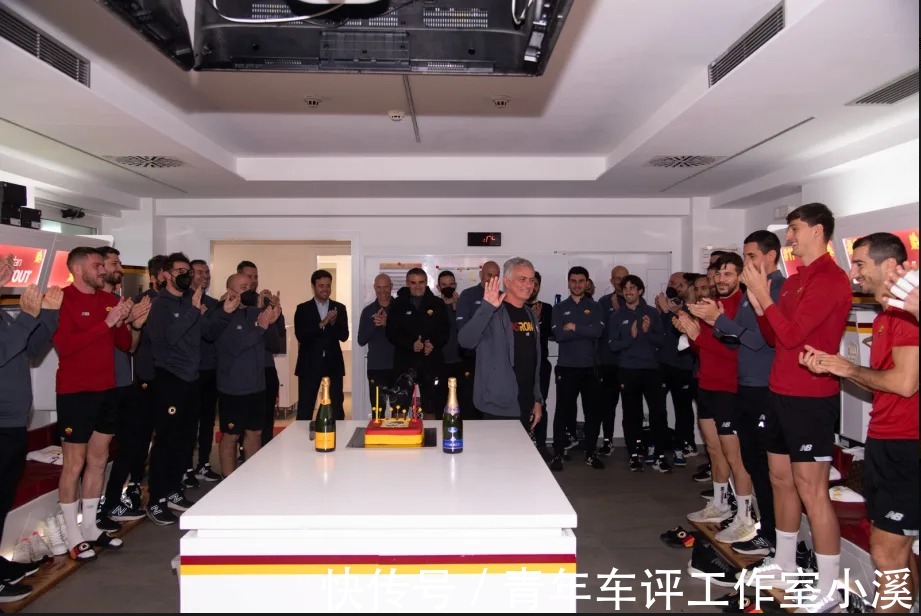 意甲|罗马全队为穆帅庆生!罗马官方发推祝福穆帅!各大媒体祝福穆帅!