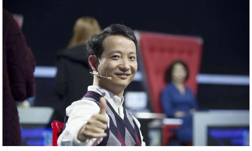 光头主持人乐嘉为何凉凉了,他的恶劣比你想象的还更严重?