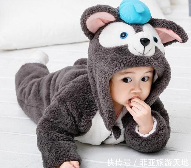 妈妈|妈妈出差将宝宝交给姥姥带，2月后妈妈去接，儿子变化太大让妈妈无法接受