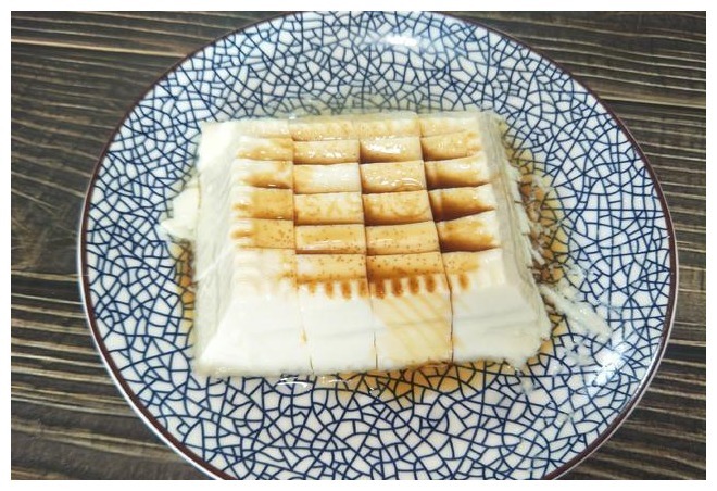 皮蛋豆腐新吃法，皮蛋不溏心不粘刀，爽口滑嫩，学会不用去饭店了