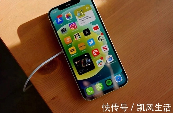 鸿蒙|华为因缺芯,使iPhone12系列霸榜,鸿蒙也迎来苹果的挑战