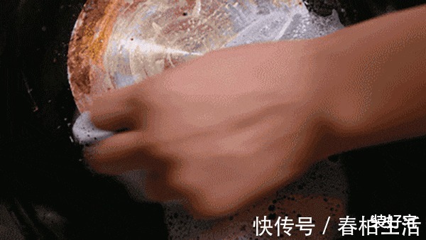 马桶|这2个厨房油污聚集地，一个月不擦，堪比马桶，教你正确清理方法