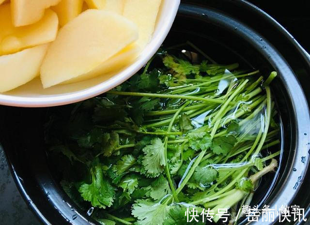苹果|年后，记得用香菜苹果煮汤喝，老辈人流传下来的，大鱼大肉不再怕