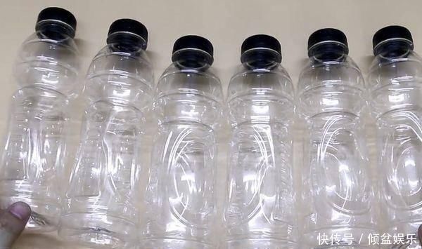 将6个塑料瓶粘成一个圆圈,放在厨房太实用了,全家人都抢着用