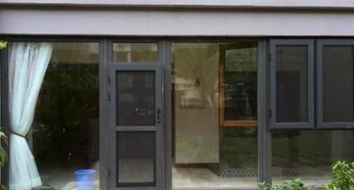 金刚纱|家里窗户万万别装传统纱窗了,现在流行装这种,实用又安全